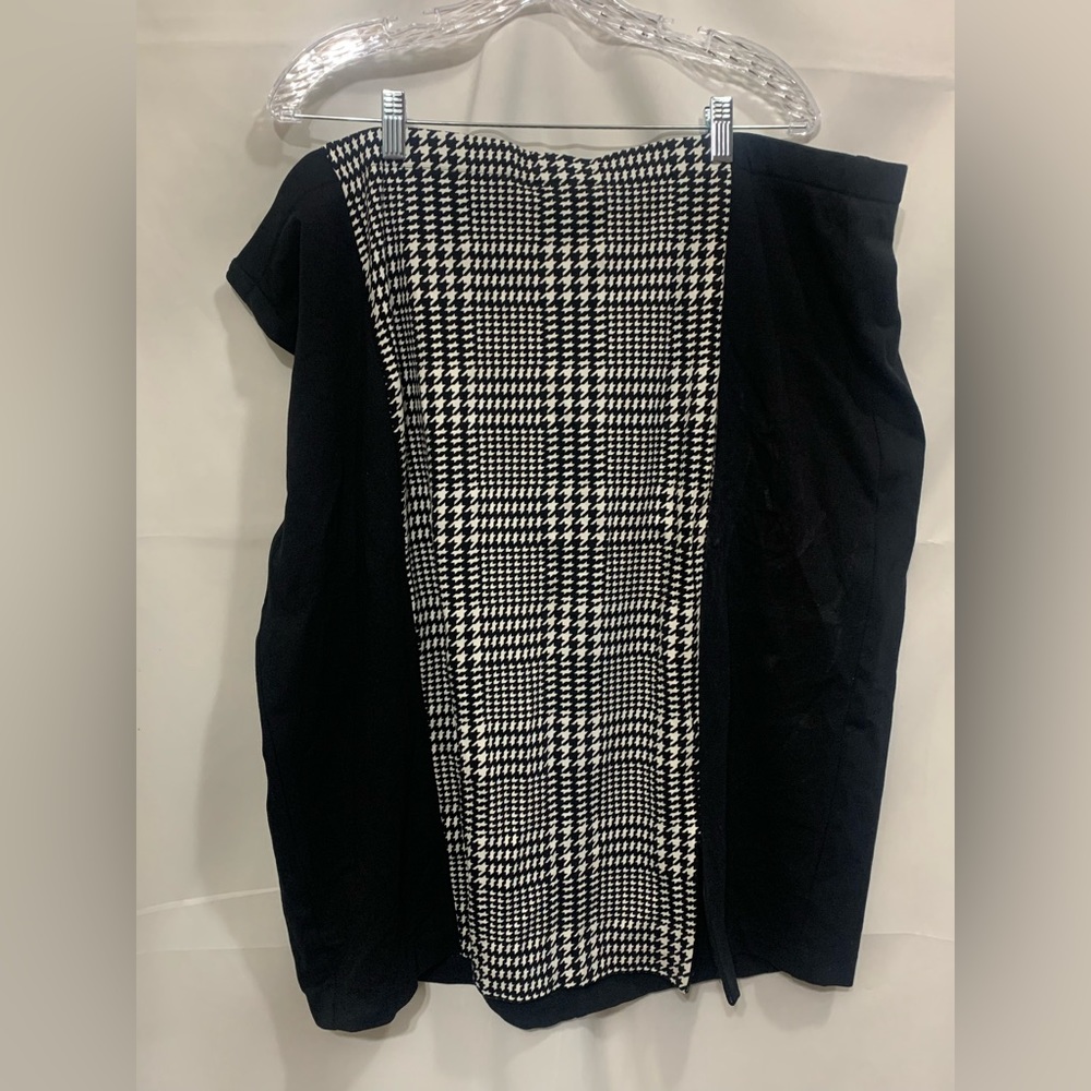 Lane Bryant Black & White Ponte Skirt Sz 28
